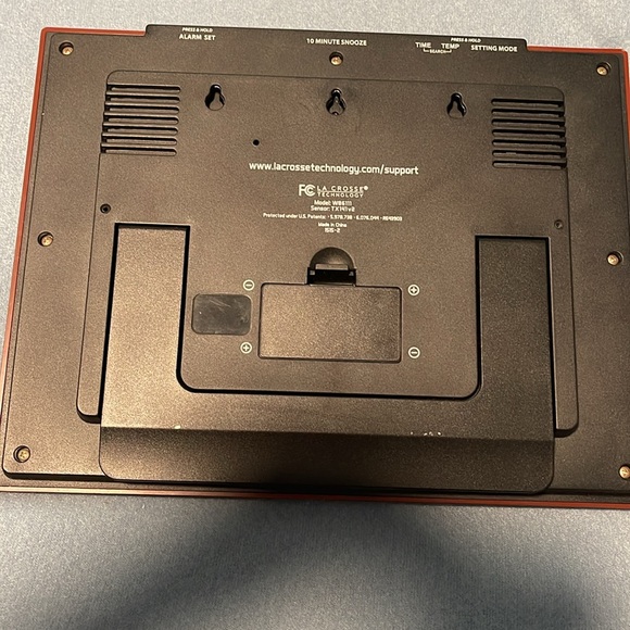 La Crosse Technology Atomic Digital Clock with Moon Phase & Calendar - Picture 3 of 4